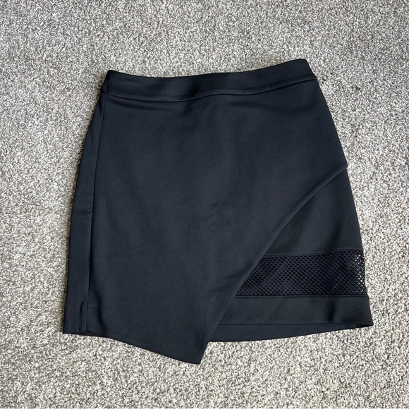 Express NWT Black Asymmetrical Cut Out Mini Skirt, Size 4 - Picture 1 of 6
